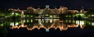 Newport Bay Club Hotel bei Nacht Disney's Newport Bay Club Hotel