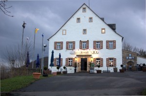 Restaurant und Whiskymuseum am Fuße der Kyrburg